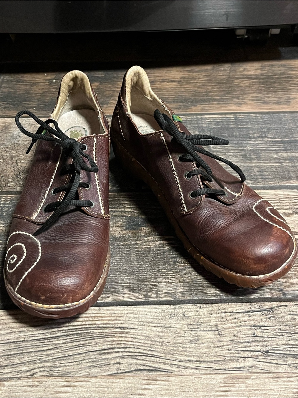 El Naturalista Women's Brown Leather Lace-Up Flats